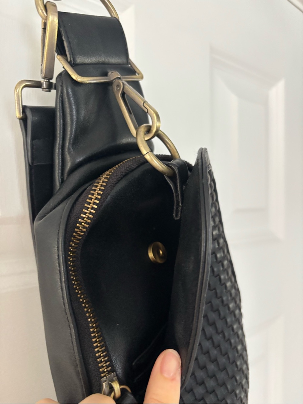Anthropologie Urban Originals Black Leather Crossbody Sling with Brass Hardware - Picture 4 of 5